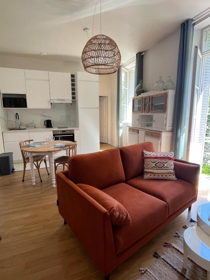 Appartement Calme Avec Balcons & Vue Sur Thermes Vichy Exterior photo