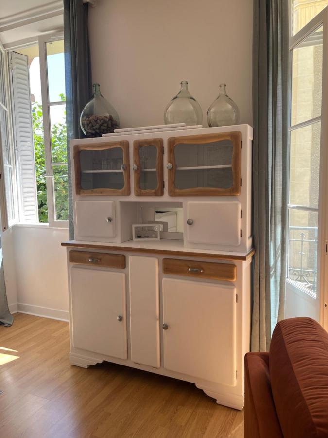 Appartement Calme Avec Balcons & Vue Sur Thermes Vichy Exterior photo